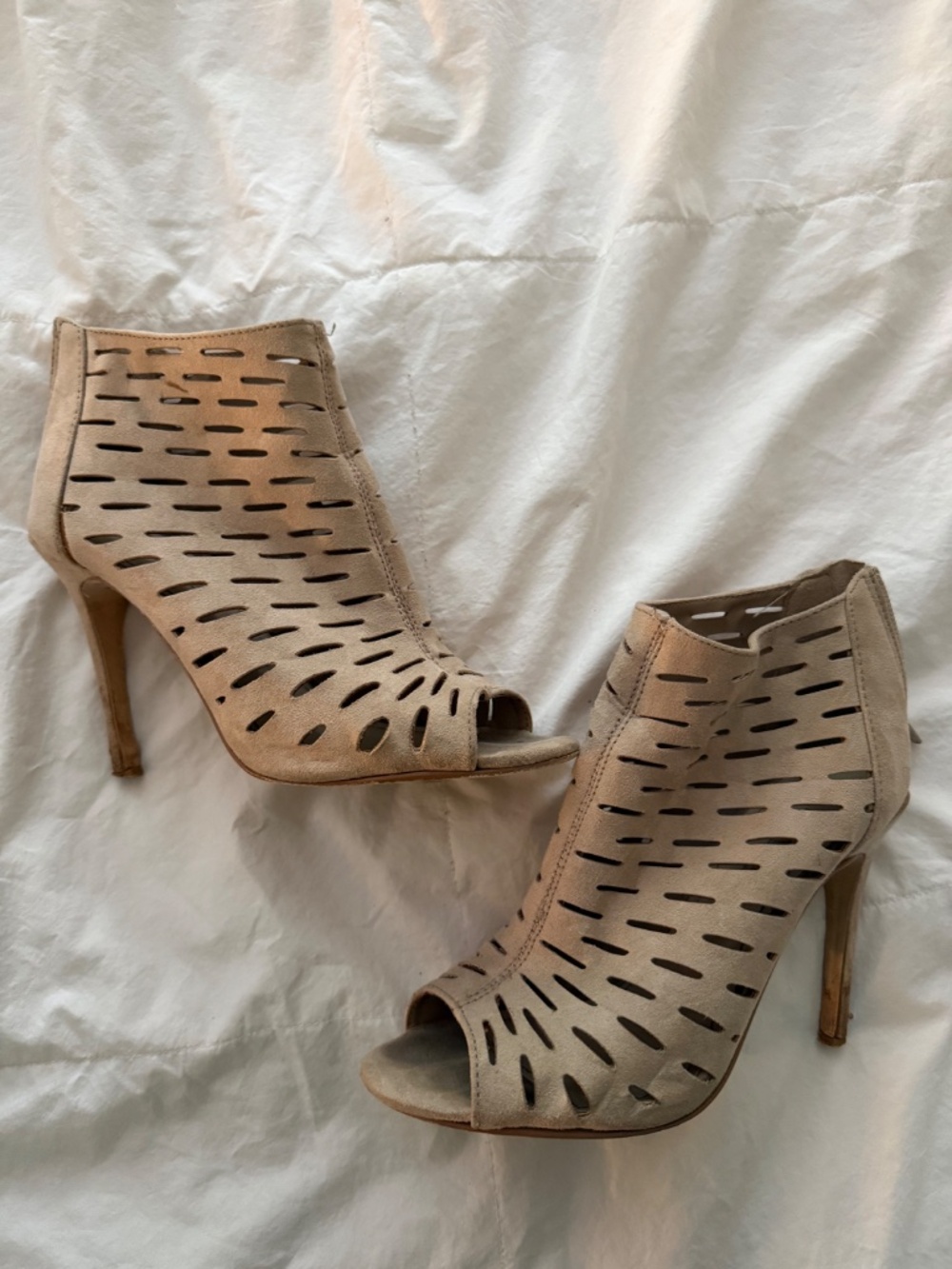 Heels - Picture 2 of 2